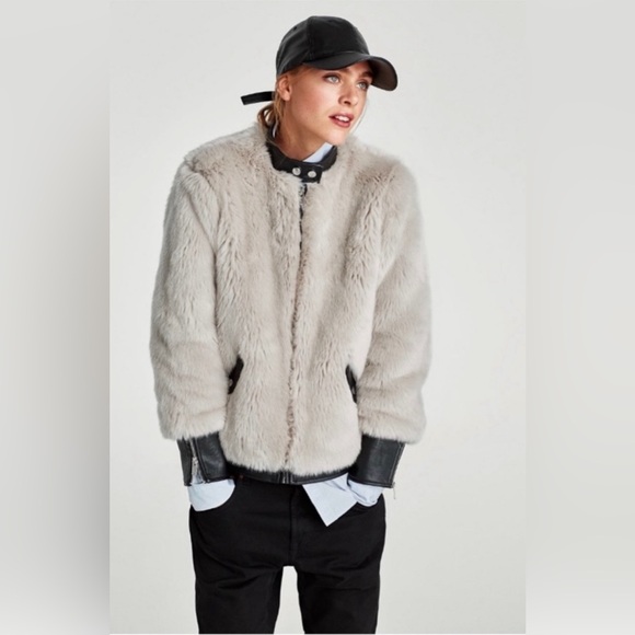 Zara Woman Faux Fur & Faux Leather Bomber Jacket – Size XS Beige/Black